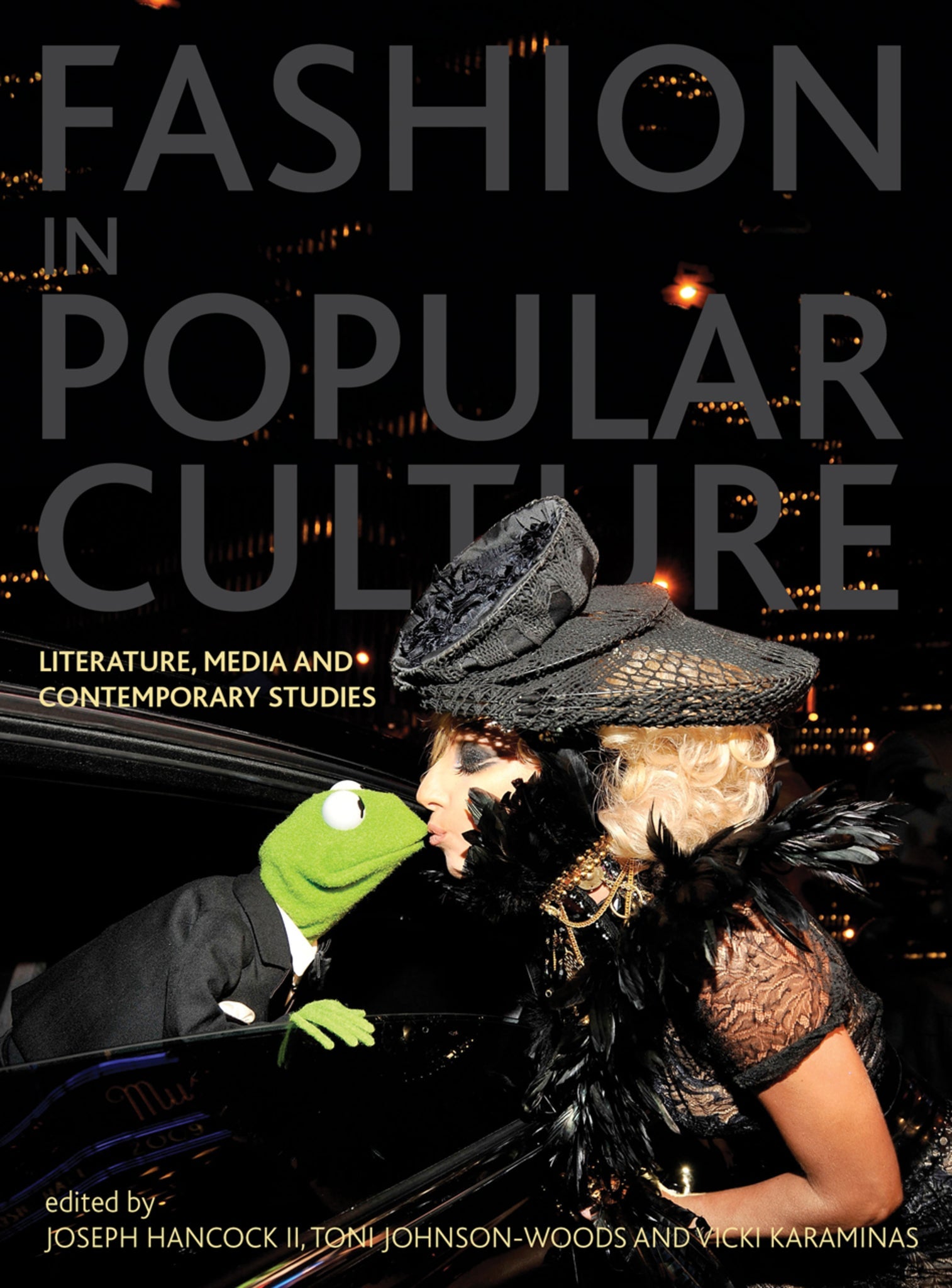 Cover image for Fashion in Popular Culture ISBN 9781783200474